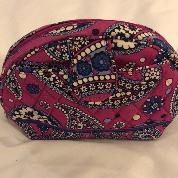 Vera Bradley Handbags - Vera Bradley make up kit